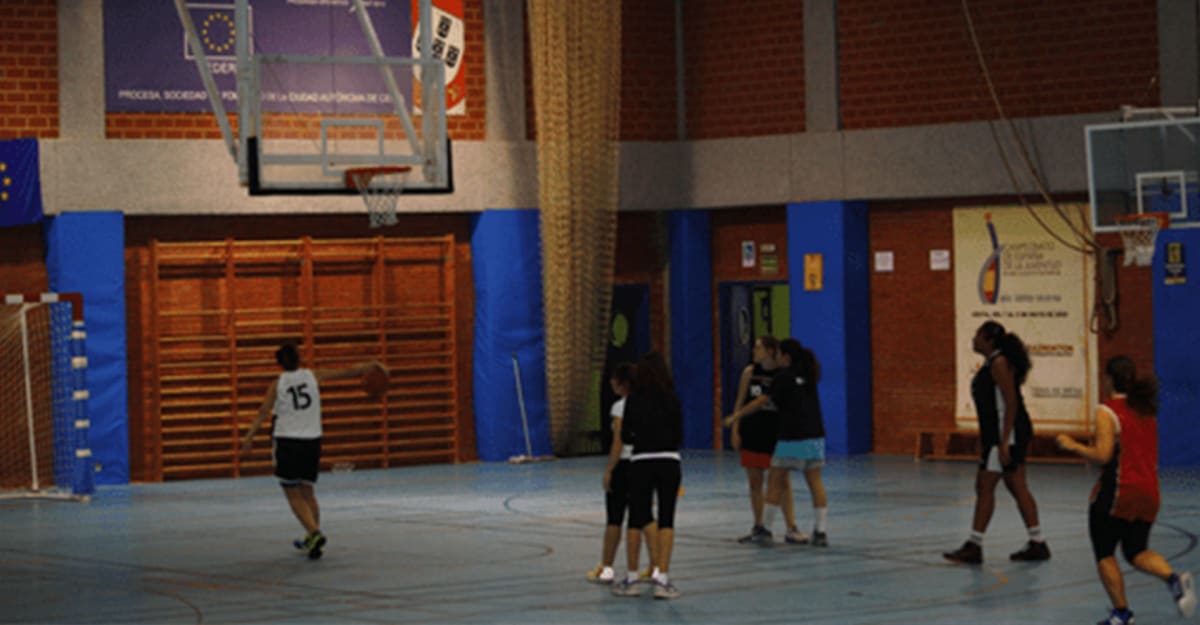 Pabellón Deportivo Antonio Campoamor - Fútbol a Ceuta