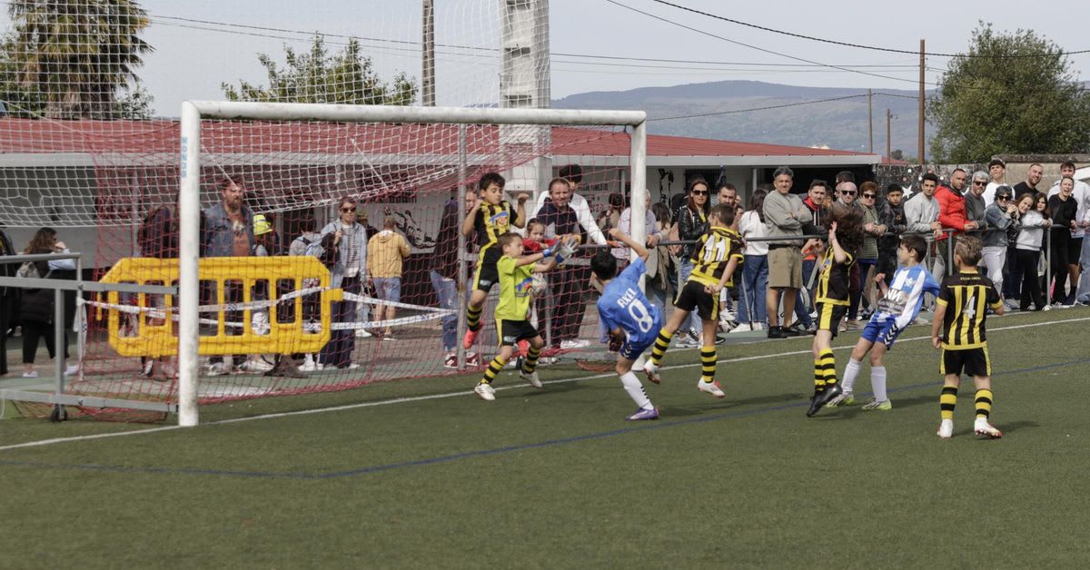 Campo De Fútbol José Antonio Fernández Carrera (A Moreira 2) " - Fútbol en Ourense