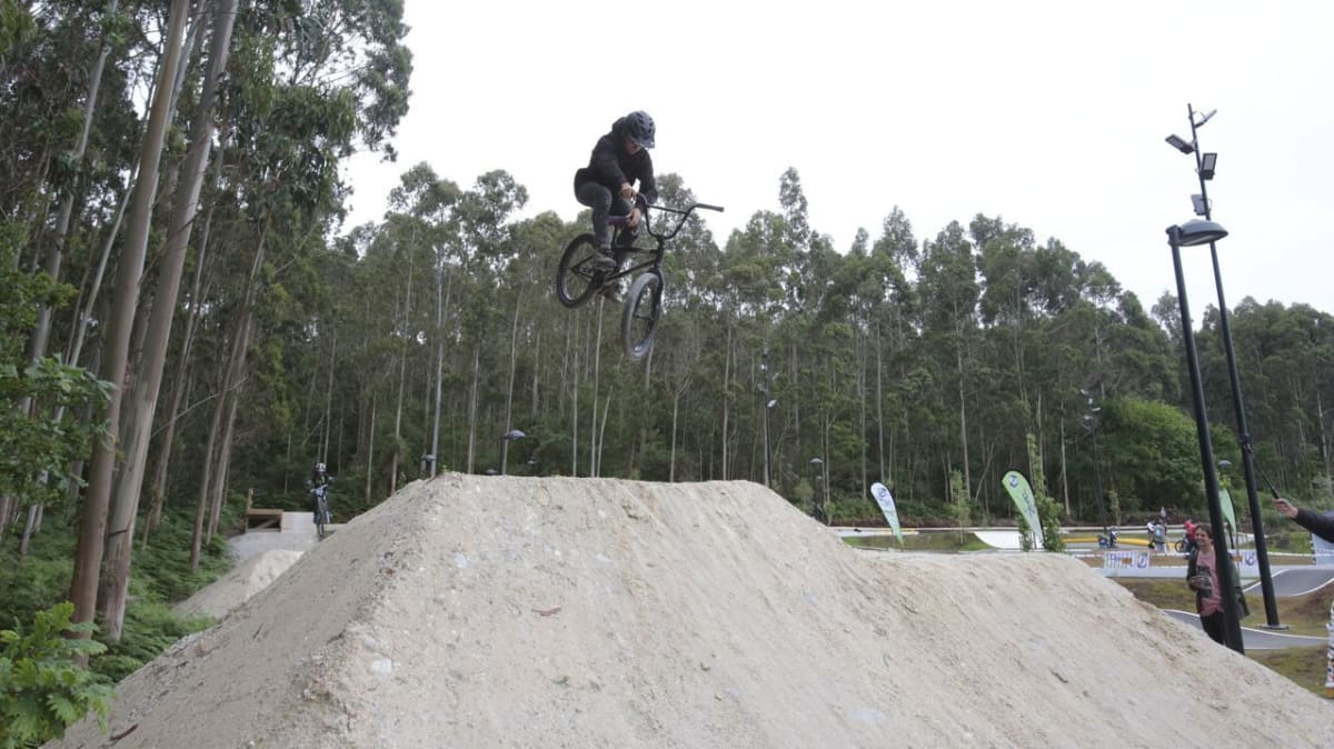 Pump Track Xove - Skateboard en Jove
