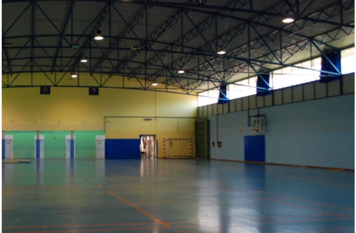 Pista de baloncesto y fútbol sala - Baloncesto in Huesca
