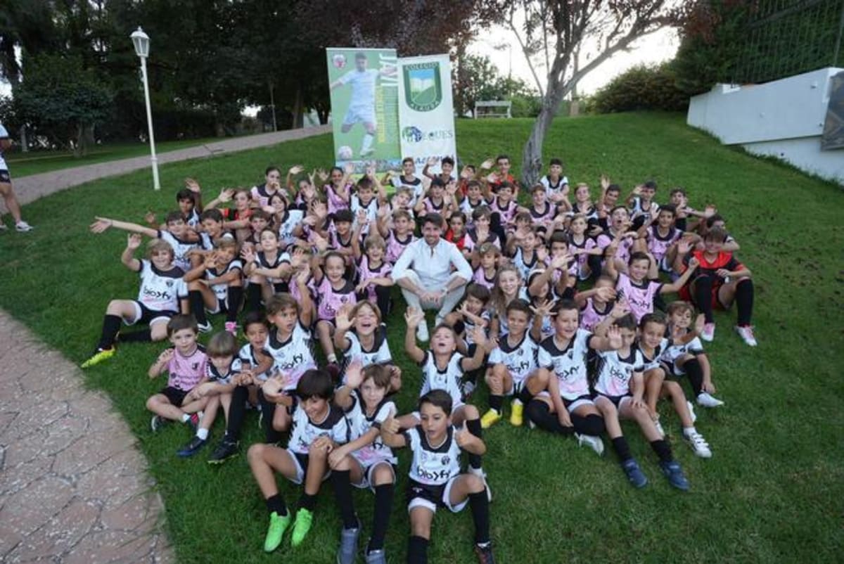 Escuela De Fútbol Javi Flores - Fútbol in Córdoba