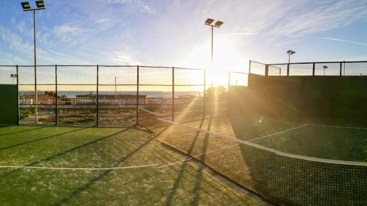 Pista de Pádel Parque Feria - Padel in Tarifa