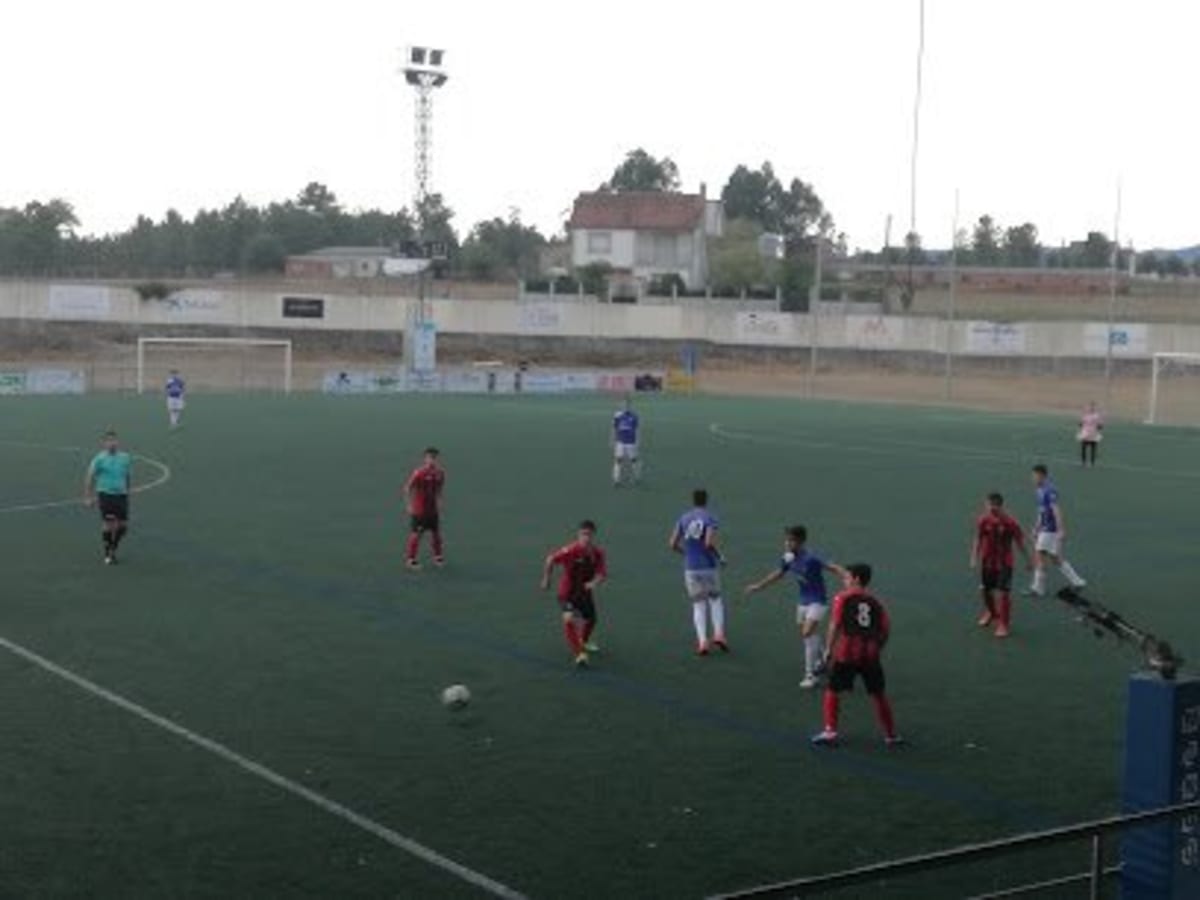 CAMPO DE FÚTBOL MUNICIPAL “Jesús Carlos Pampín Rúa" - Fútbol en Melide