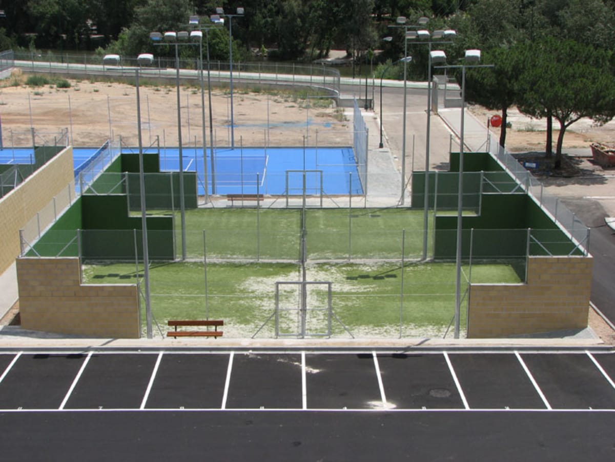 Instalaciones Municipales Deportivas - Natacion in Cenicero