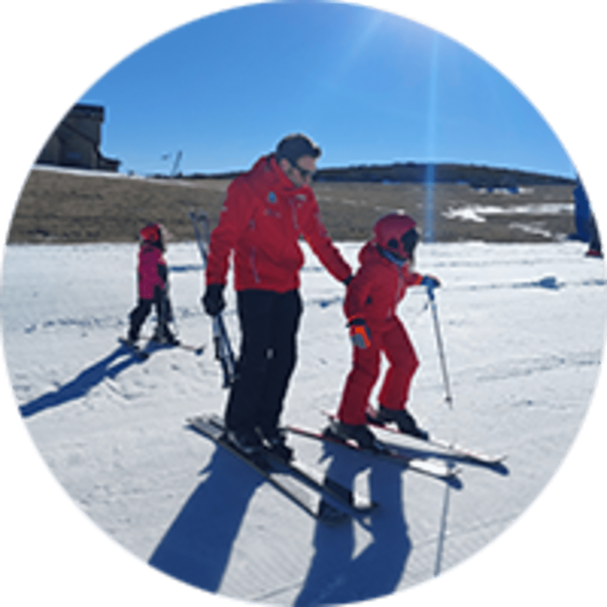 Escuela española de esquí y snowboard Manzaneda - Ski in Puebla de Trives