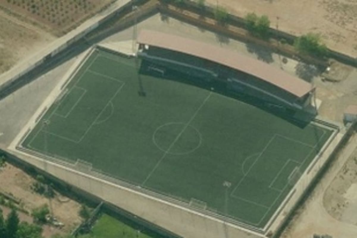 Campo de Fútbol Municipal “La Celadilla”. - Fútbol in Utiel