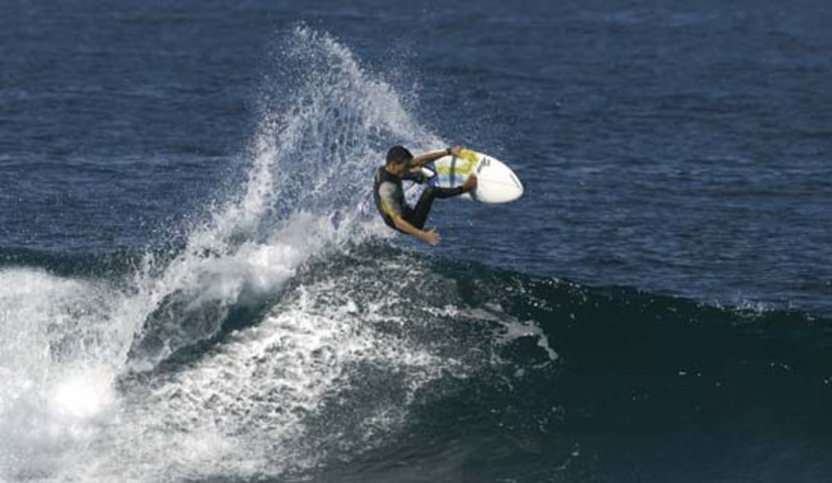 Surf School Lanzarote - Surf a Caleta de Famara