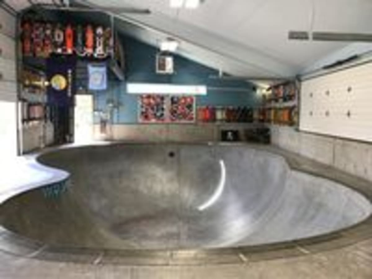 Bowl Skate - Skateboard a Foz