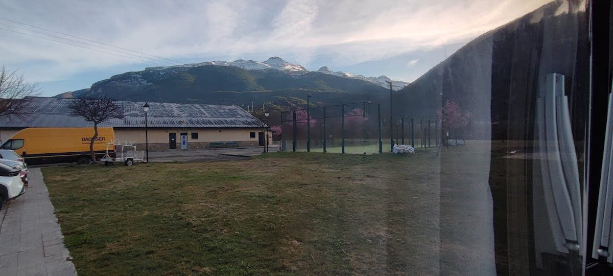 Aparcamiento Voley Playa - Beach_volley in Villanúa