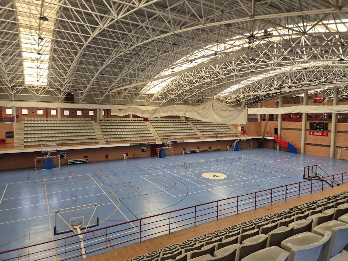 University Sports Complex - Fútbol en Málaga