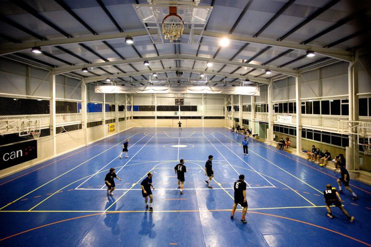 Etxabakoitz Udal Kiroldegia - Tenis en Pamplona