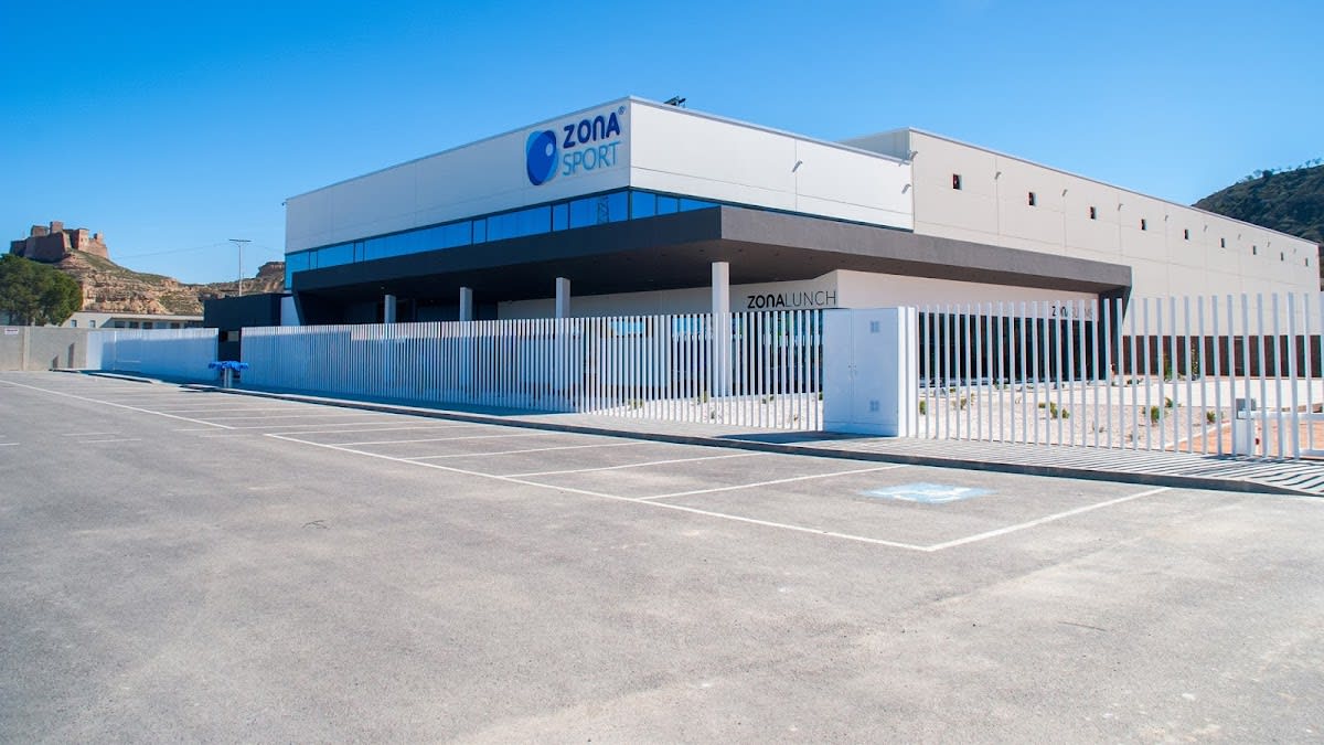 ZONA SPORT - Gym and paddle in Monzón - Padel en Monzón
