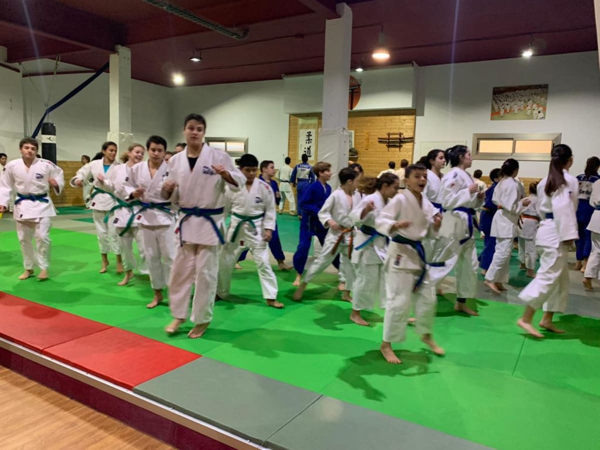 GIMNÀS DANES - Gimnasia a Castelldefels