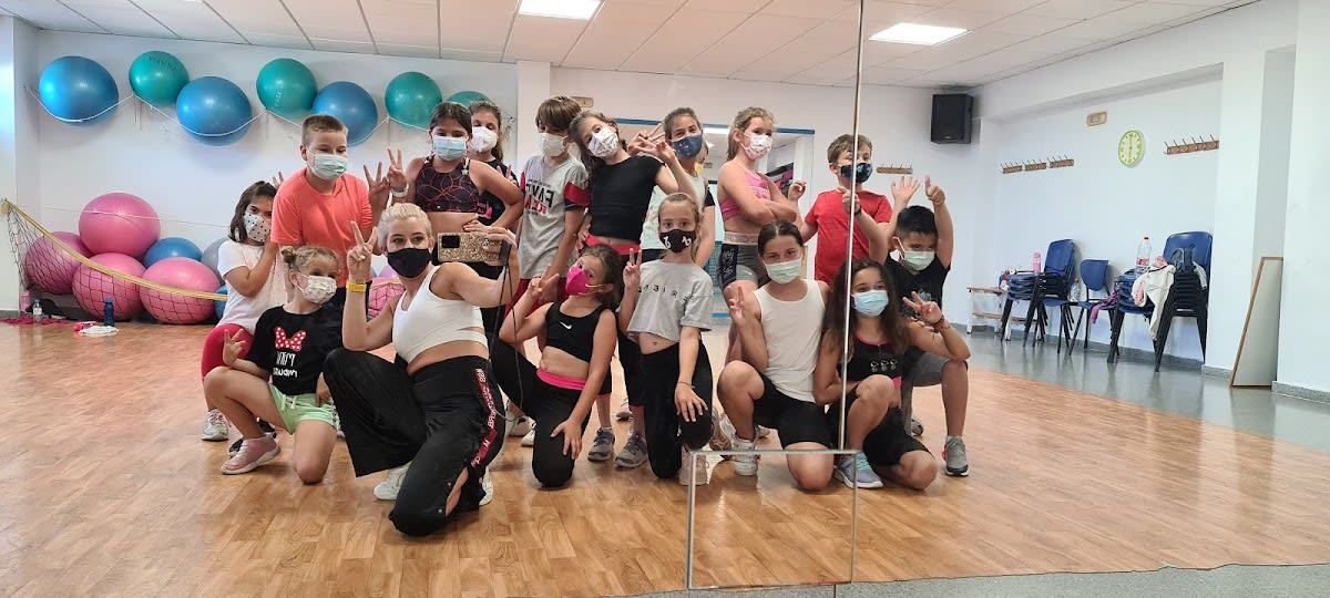 Escuela de Baile & Fitness La Última Fusión by Natalia López - Gimnasia em Garrucha