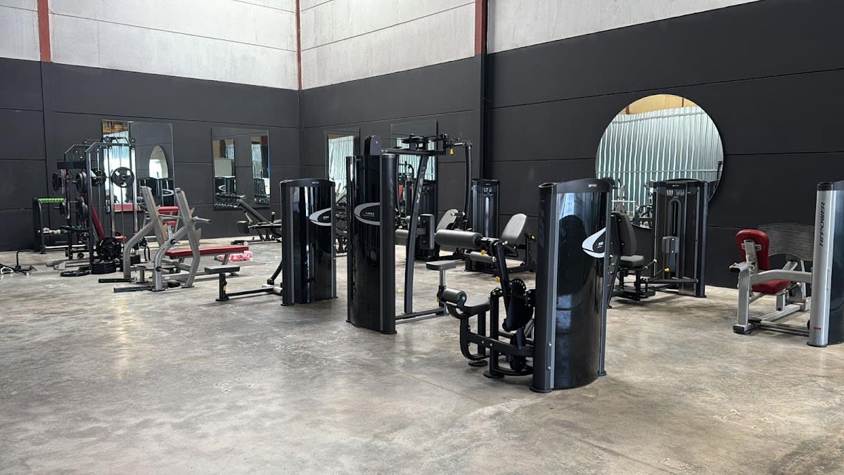 MOVE 360 FITNESS CLUB - Gimnasia in Paradas