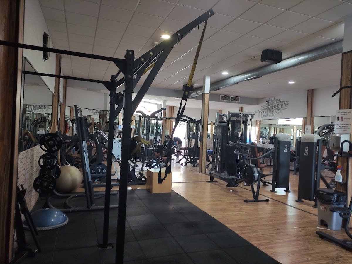Gimnasio Magna Fitness Club - Gimnasia a Alhaurín de la Torre