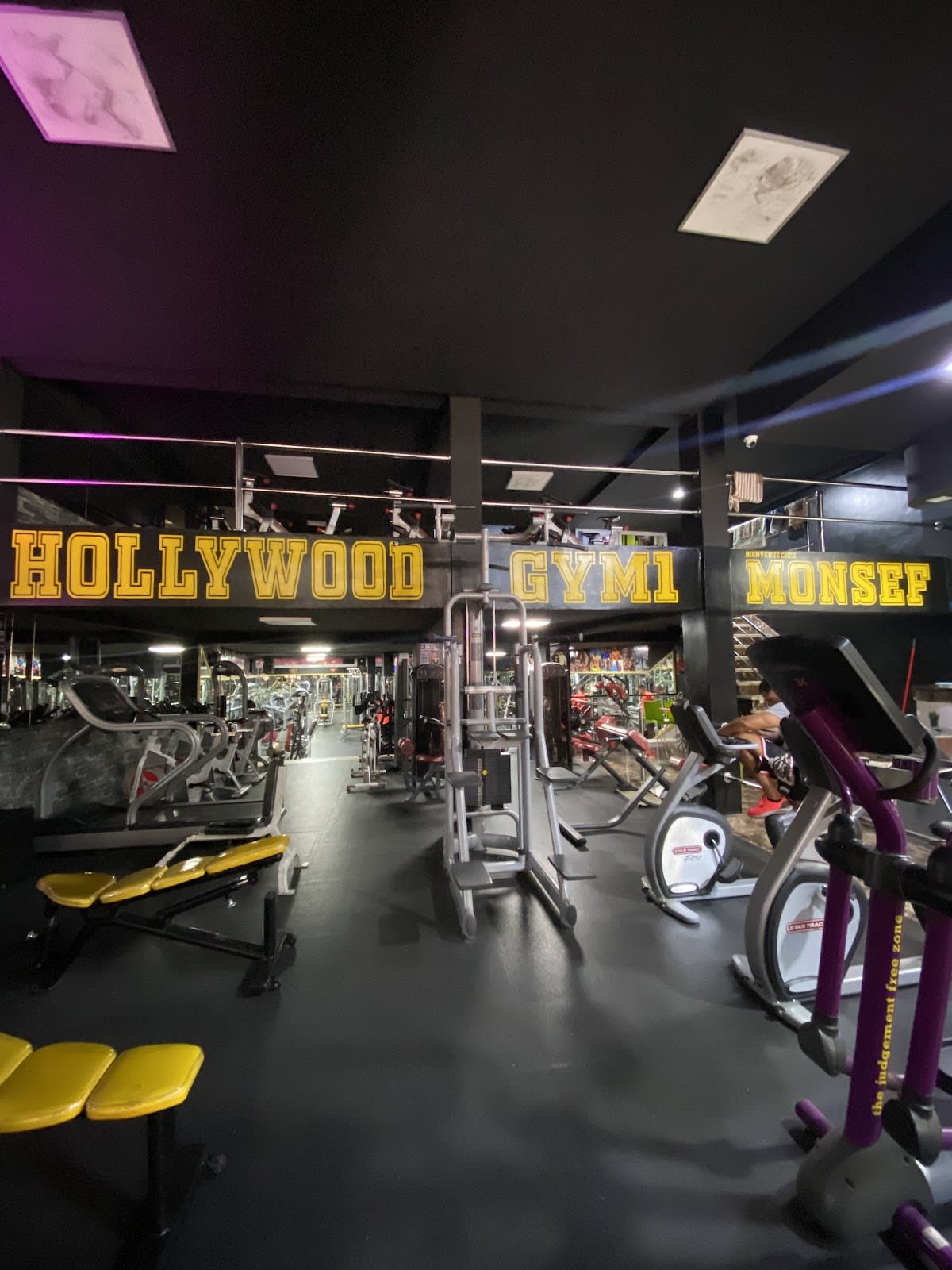 Hollywood Gym 1 - Gimnasia en Tanger
