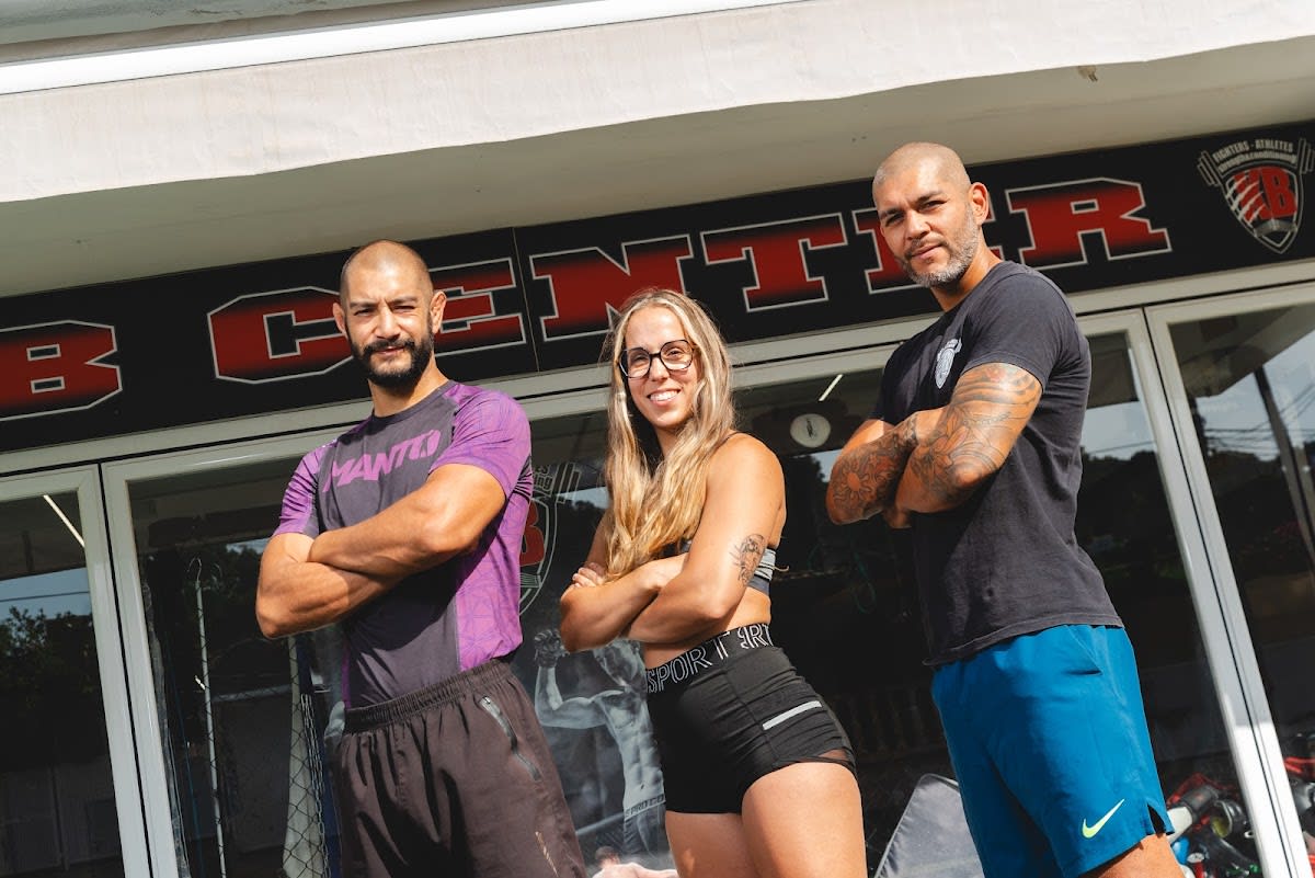 KB Center Strength | Halterofilia & Powerlifting, MMA, Boxeo, K1, BJJ | Entrenamiento de fuerza en Costa de la Calma - Crossfit en Costa de la Calma