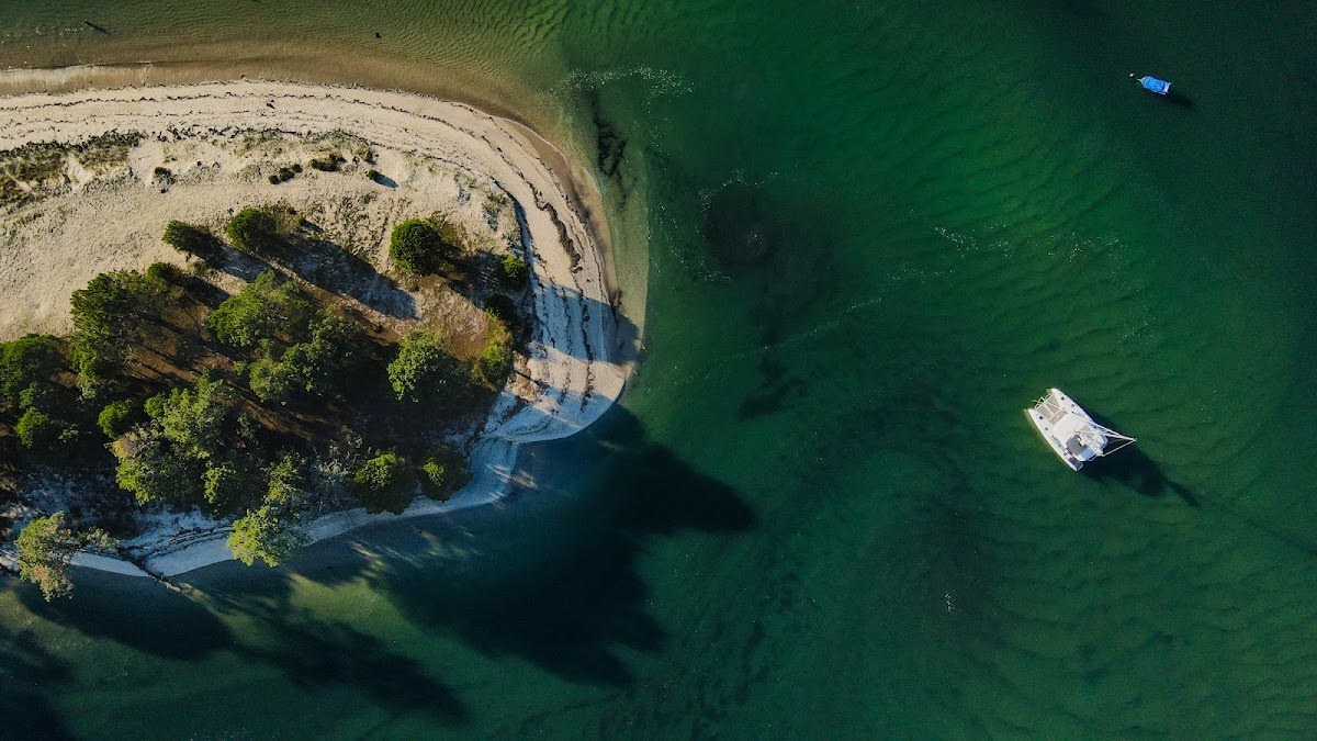 Jules Verne Boat Charter - Vela en Baiona