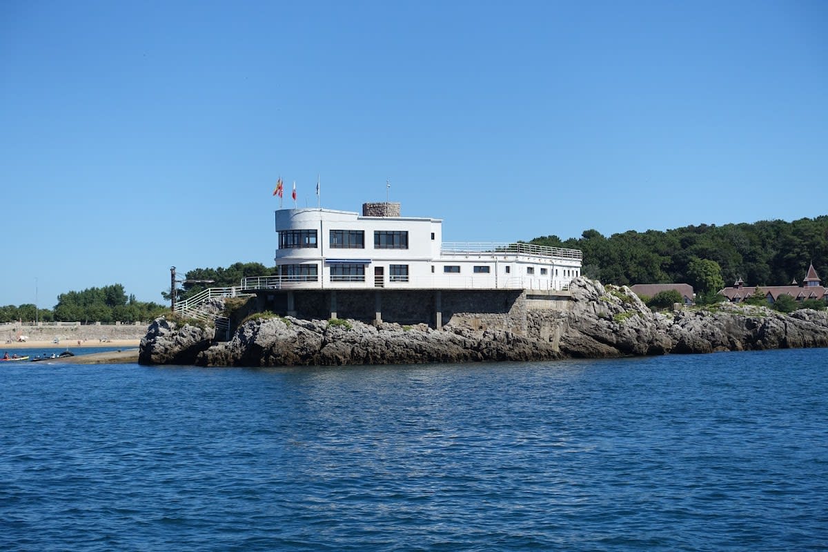Escuela de Vela de la Real Federación Cántabra de Vela 'Isla de la Torre' - Vela a Santander