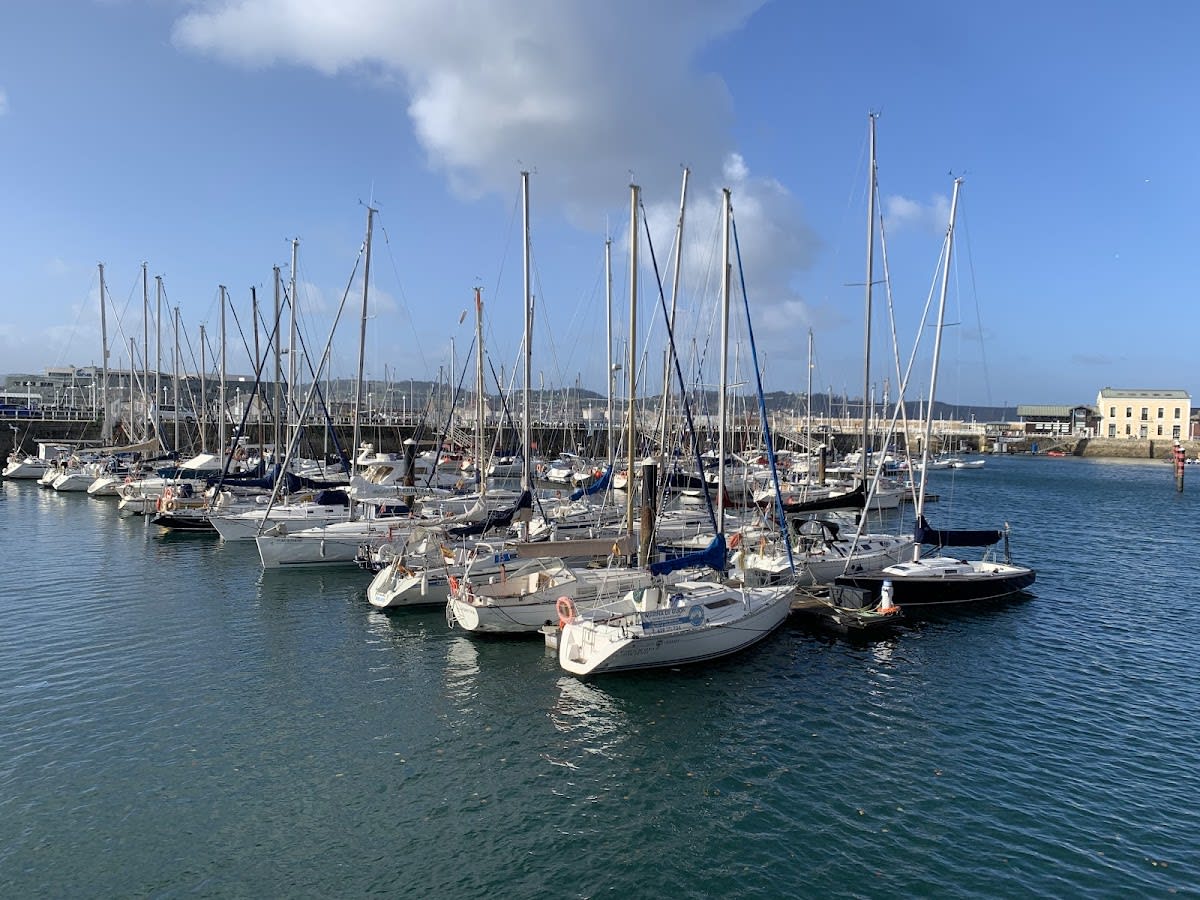 Club Náutico Azimut - Vela in Gijón