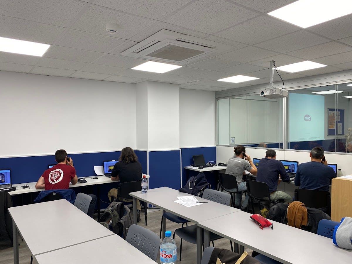 Yacht Point Escola Nàutica - Vela in Barcelona