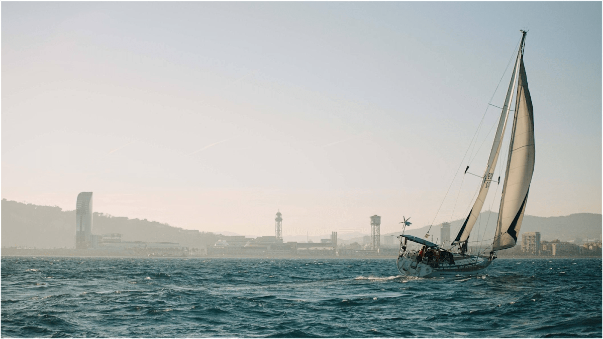 Escola Nàutica Neptuno - Vela a Barcelona
