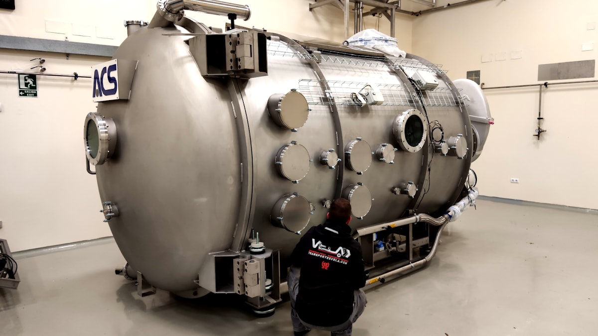 Transporte e Instalación de Maquinaria Pesada | Transportes Vela - Vela in Coslada