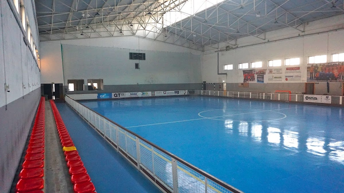 Pavilhão Municipal de S. Salvador de Campo - Hockey a Campo
