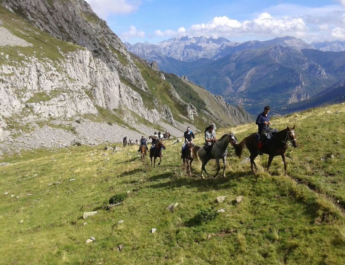 Rutas y Paseos en Picos de Europa El Dorado - Hipica a Soto de Cangas