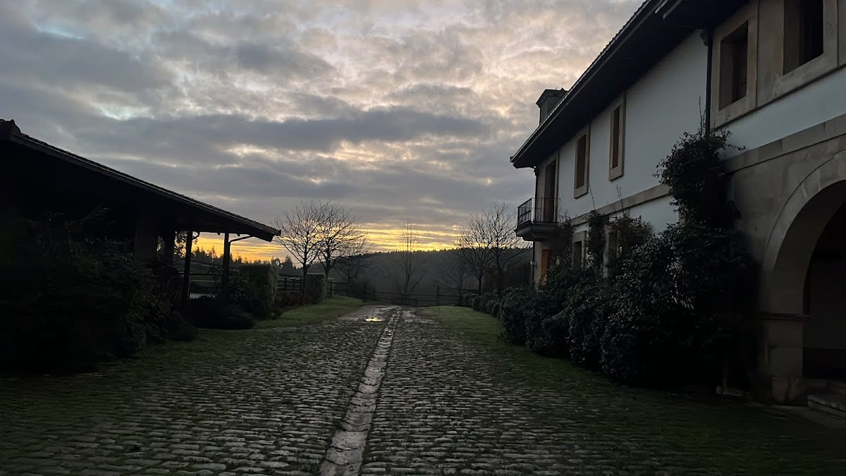 Luanco Equestrian Society - Hipica in Nembro