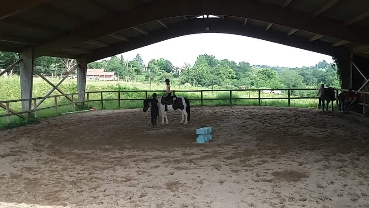 LE CHEVAL DE 3 - Hipica in Espelette