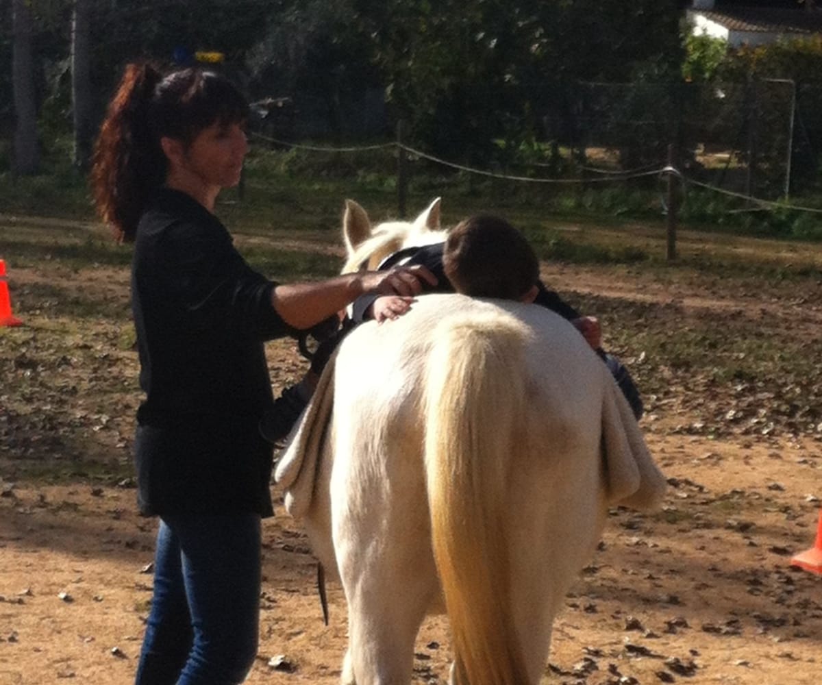 Associació Centre Indiana Equinoteràpia - Hipica in Tordera