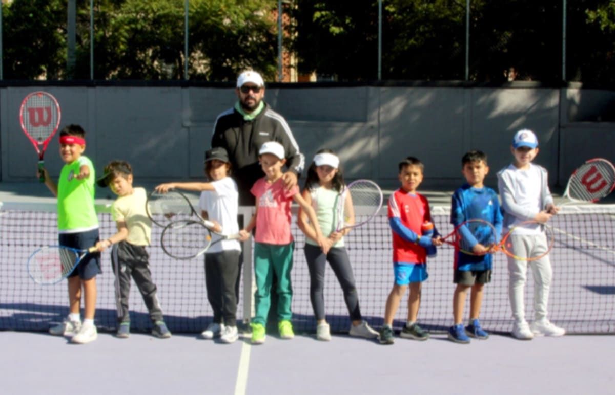 Municipal Tennis School - Tenis_de_mesa en Guadalajara