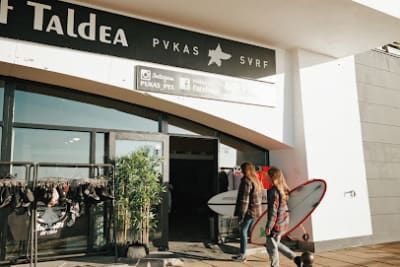 Pukas Peña Txuri Surf Eskola - Escuela de Surf Sopelana - surf eskola sopelana - surf in Ugeraga