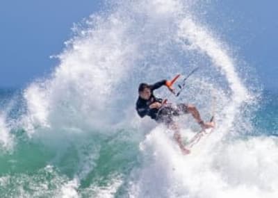 Escuela de Kitesurf en Tarifa – Capitán Kite Tarifa - kitesurf in Pedro Valiente