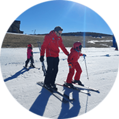 Escuela española de esquí y snowboard Manzaneda - ski in Puebla de Trives