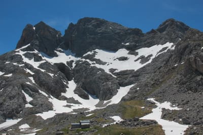Refugio Jou de los Cabrones - ski in Bulnes