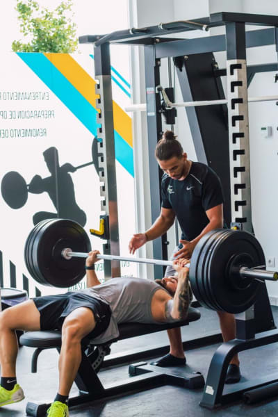 Gimnasio, Entrenamiento Personal y Nutricionista en León | Futura Sport Center - fútbol in León