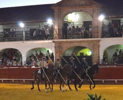 Centro Ecuestre Estani Saucedo - gimnasia in Chillón