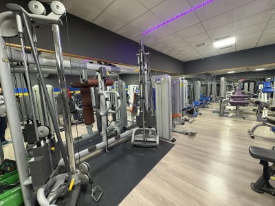 OLYMPIA FITNESS CENTER - boxeo in Iznalloz