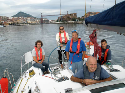 Escuela Náutica Izaro Nautic Puerto Deportivo Getxo - vela in Algorta