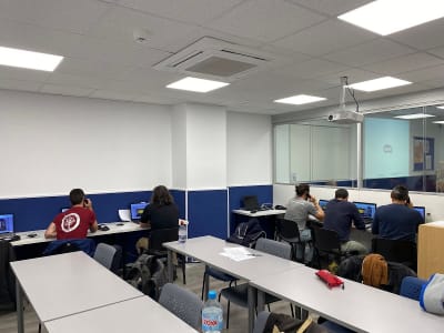 Yacht Point Escola Nàutica - vela in Barcelona