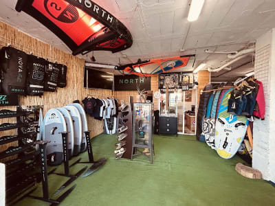 Adosveles Wind Water Sports Center - kitesurf in El Port de la Selva