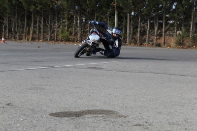 Escuela de Pilotos Motociclismo " LOS MAÑICOS RACING" - hipica in Teruel