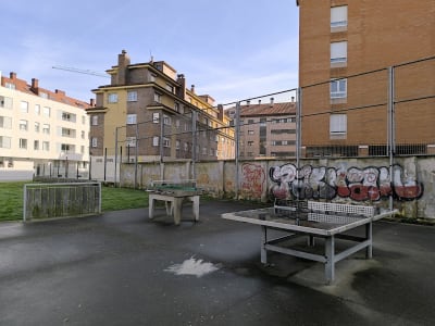 Zona de Ping pong y Futbolín Atalía - tenis_de_mesa in Gijón