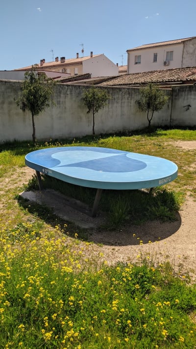 Mesa de Ping Pong y Futtoc - tenis in Arroyo de la Luz