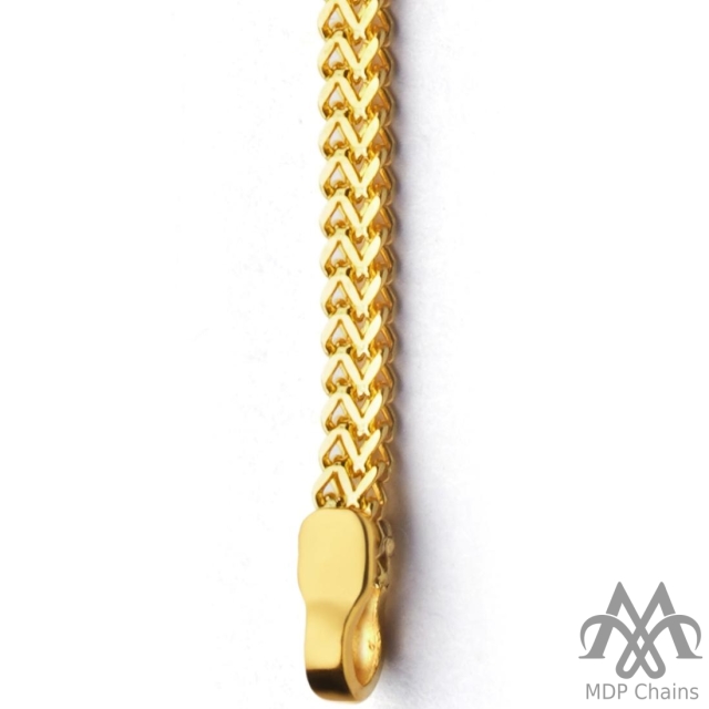 Double Gold Finger Nice 8 DGN8 - 8 gram chain gold chain, machine made, solid construction, flat shape with curb link design, diamond cut finish, 3-line style. Ideal for B2B wholesale buyers.