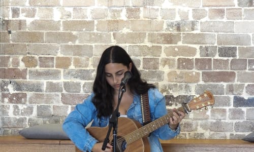 Alicia Varas — Acoustic in Sydney