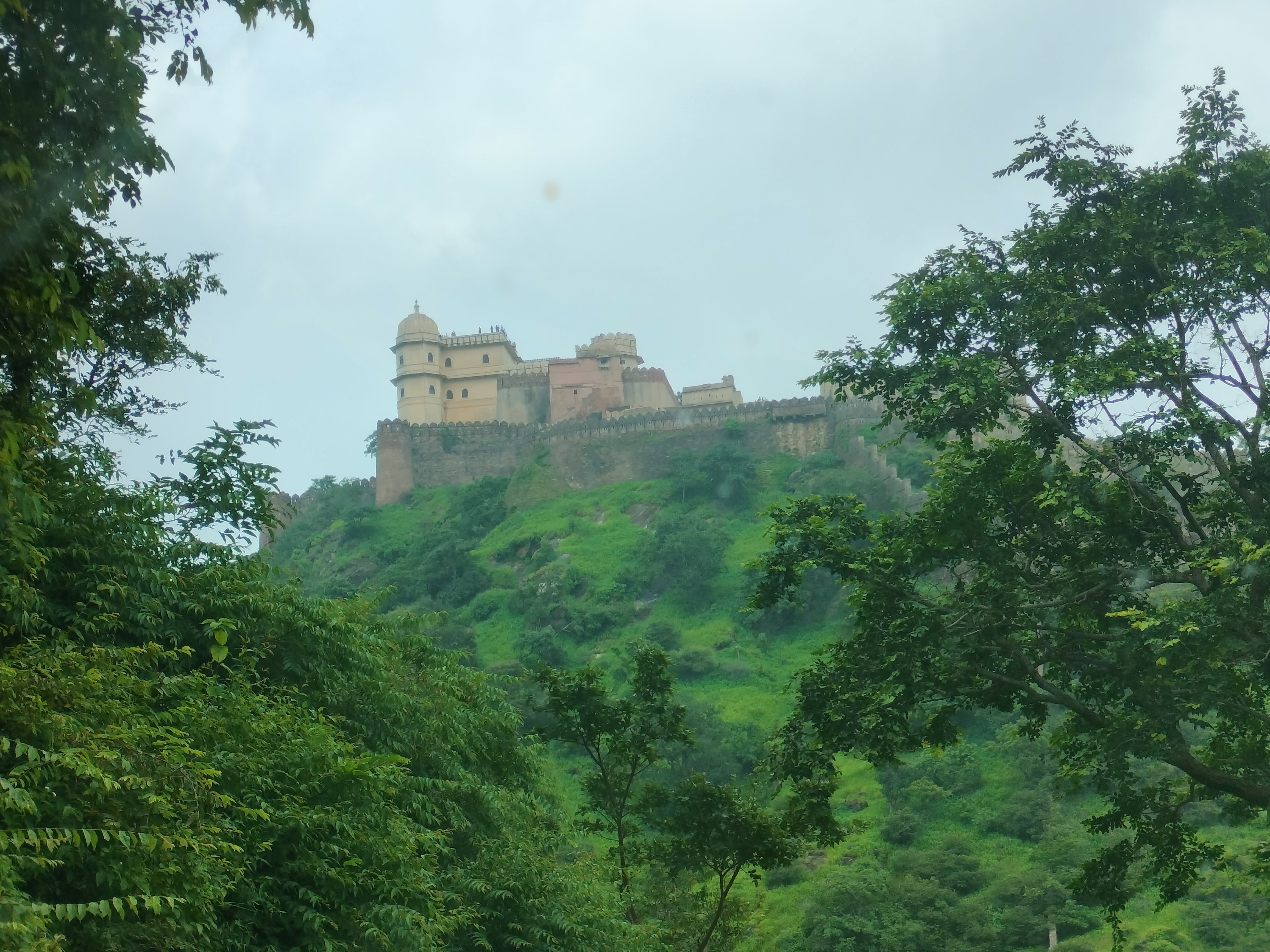 A Day Trip from Udaipur: Exploring Ranakpur Jain Temple and Kumbhalgarh Fort - Travel blog post